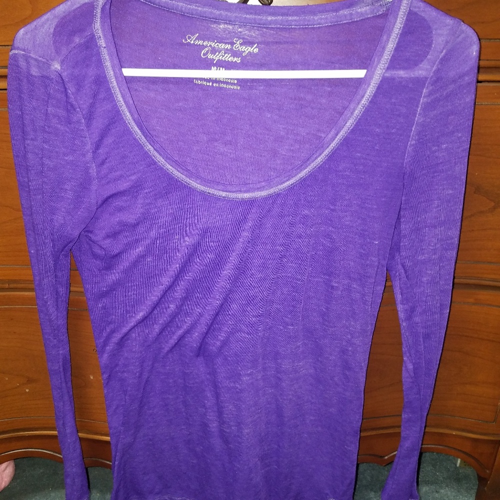 American eagle long sleeved top